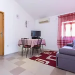 Mediterraneo Goga Apartment *