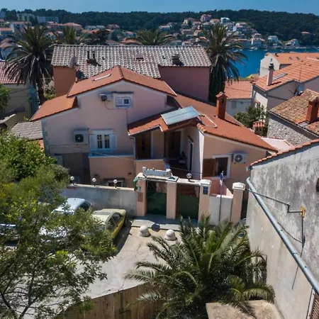 Mediterraneo Goga Apartment *